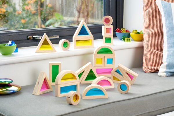 Montessori kocke za prepoznavanje oblika i gradnju