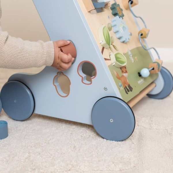 Drvena guralica za bebe s aktivnostima, kotačićima, labirintom, zupčanicima i satom, pogodna za djecu od 12 mjeseci