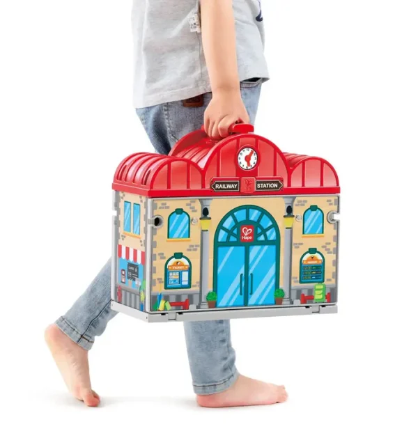 Hape – prijenosni drveni vlak s kolodvorom | 3+